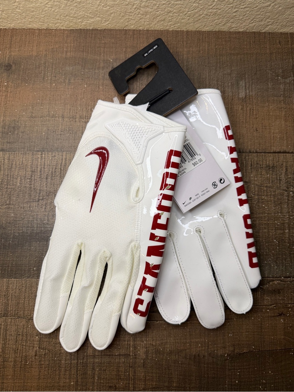Nike Vapor Jet Stanford Cardinals Football Gloves.
- Size 3XL Men.